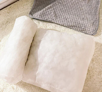 The CloudBed Warm Nest – Self-Heating Dog Bed