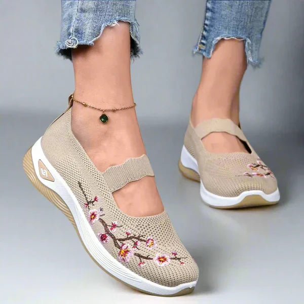 Fiona women's sneakers in beige, ideal for long days on your feet
