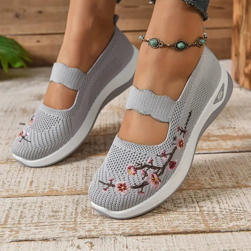 Fiona anti-sweat sneakers in red for women — sizes 35 to 43