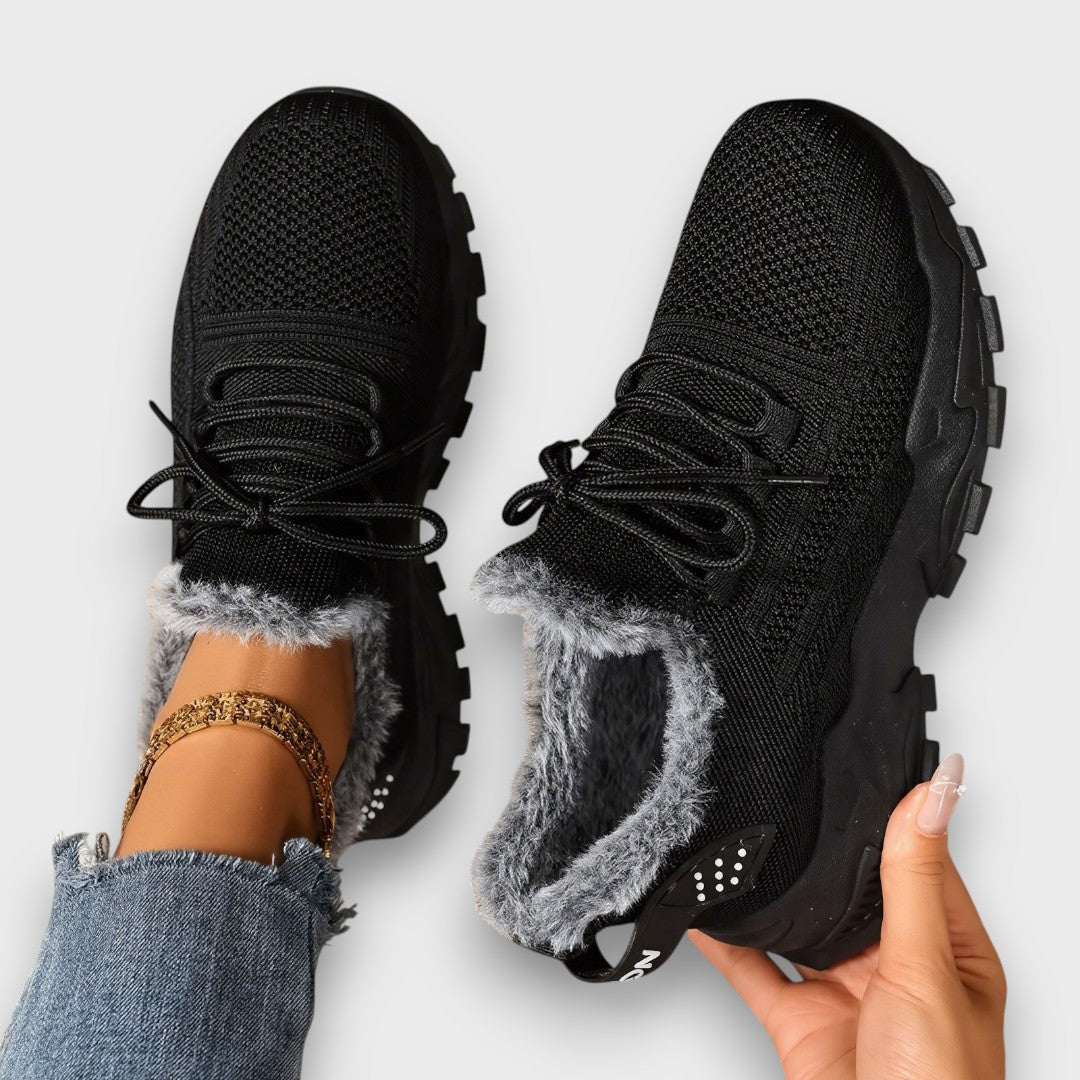 Kayla women's winter sneakers with lace-up closure in black, warm faux fur lining