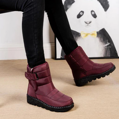 Lotte women's waterproof winter boots in black with fleece lining