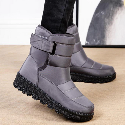 Lotte khaki winter boots full-length front view