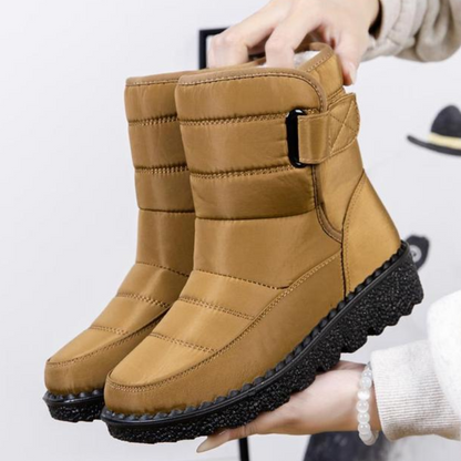 Close-up of anti-slip rubber sole on Lotte winter boots
