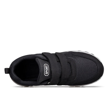 Men's wide-fit trainers in dark blue — mesh upper breathability detail