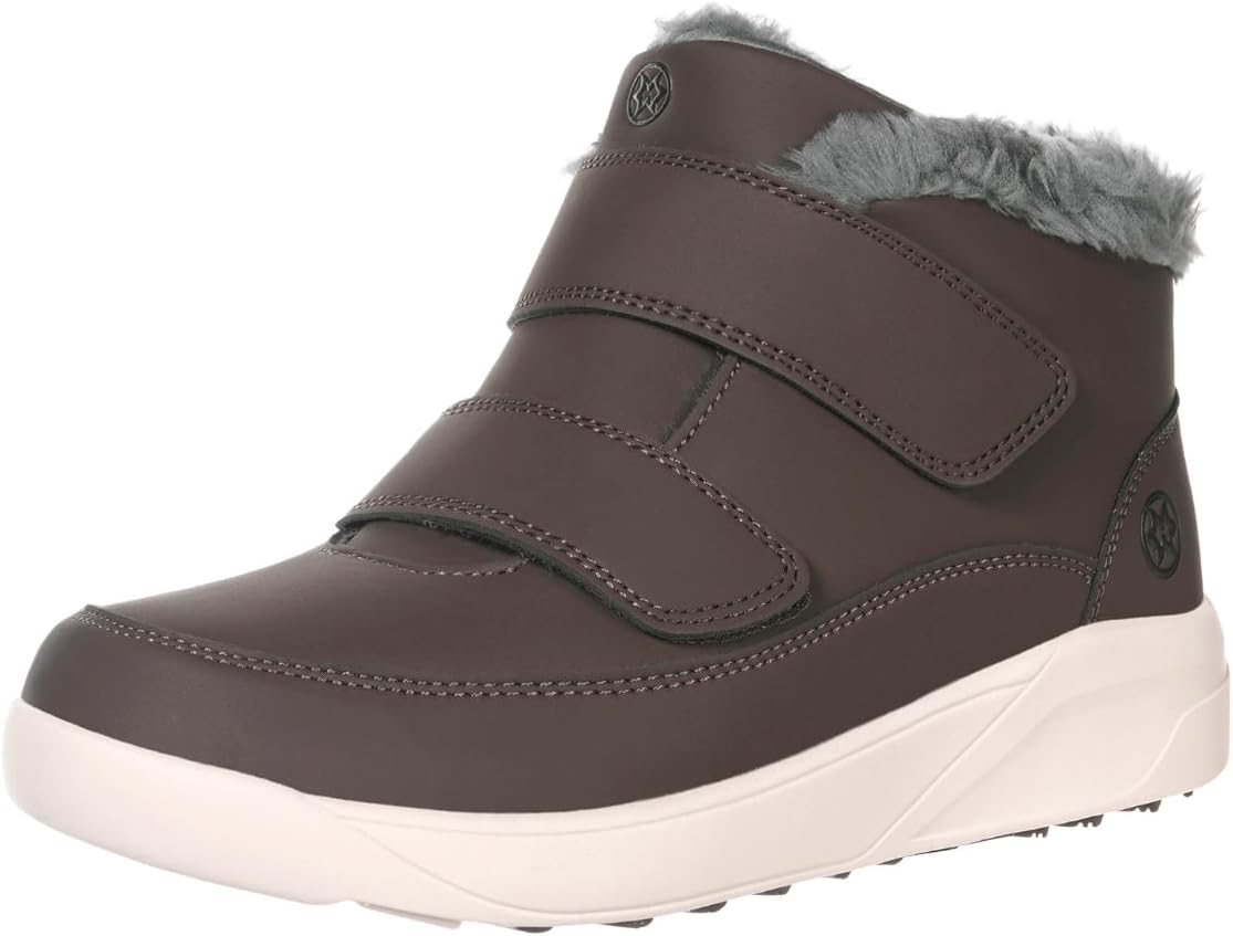 Men's winter ankle boots sole detail showing grip tread pattern