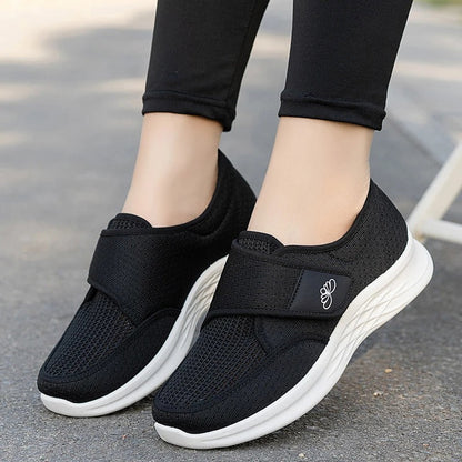 Noriva women's orthopedic shoes in black — lightweight and breathable