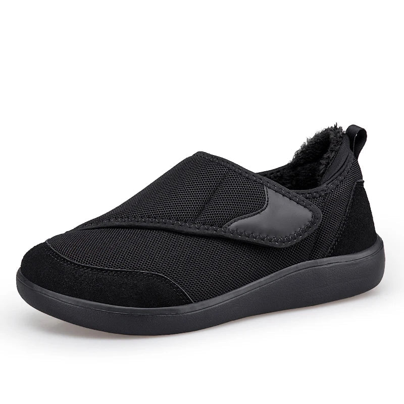 Close-up of wide toe box on Norwell orthopedic winter shoes