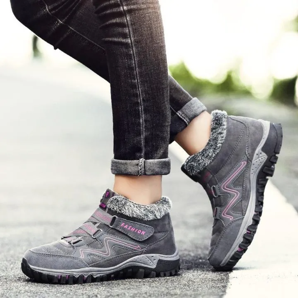 Serina women's winter shoes black and white colorway side view