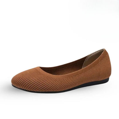 Stella women's ballet flats close-up of relaxed toe box wide fit