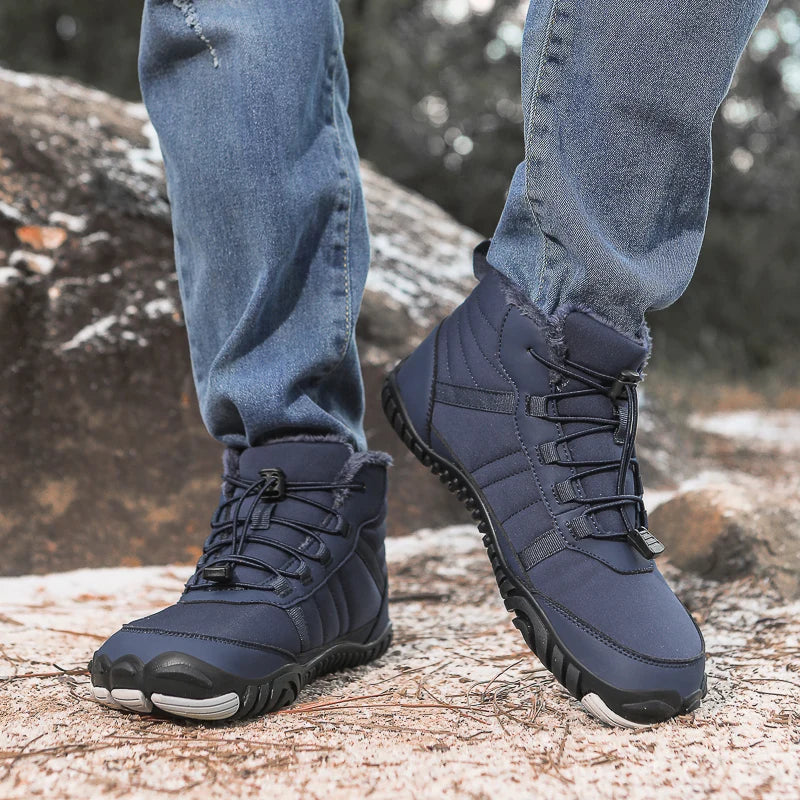 Torvyn men's winter boots sole grip pattern detail shot