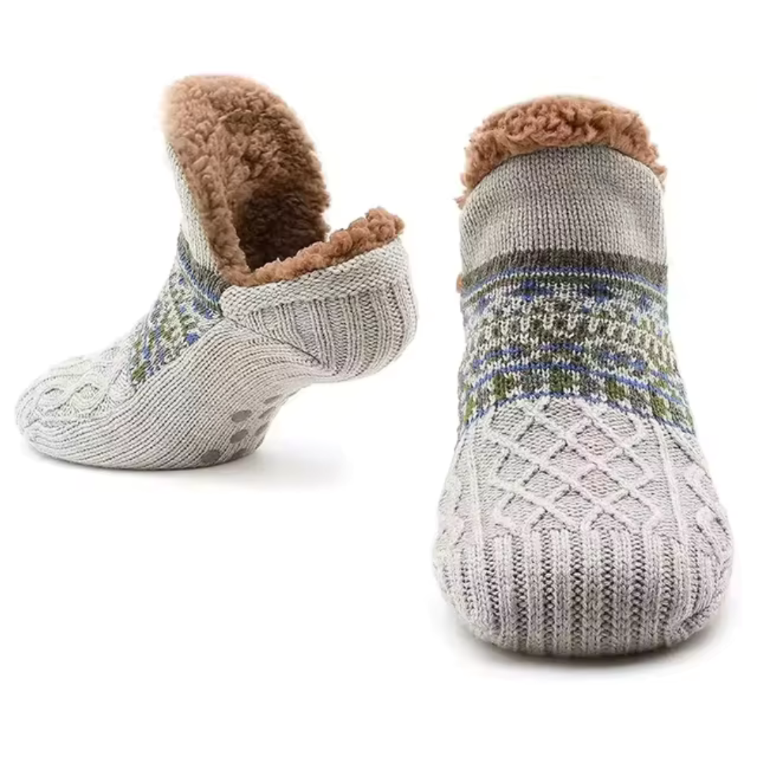 Frostly ultra-soft fleece socks in white with non-slip sole