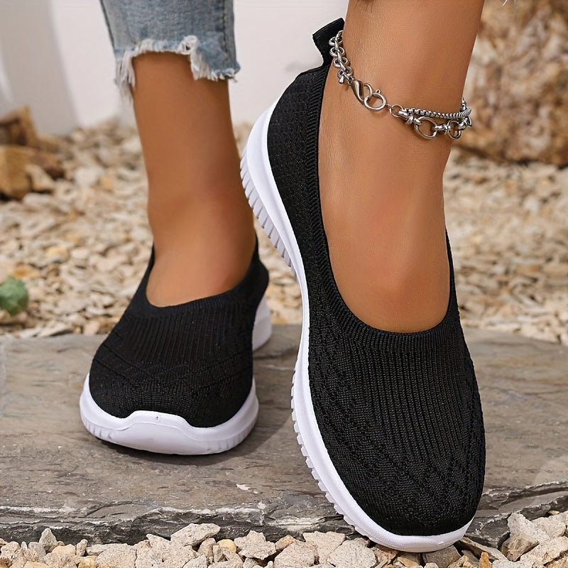 Lyra comfort sneakers for women in black, full shoe view