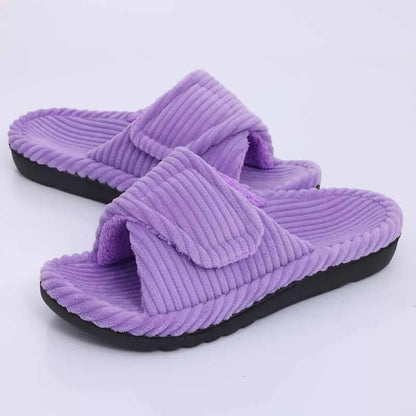 Anti-slip rubber outsole detail on women's all-season house slippers