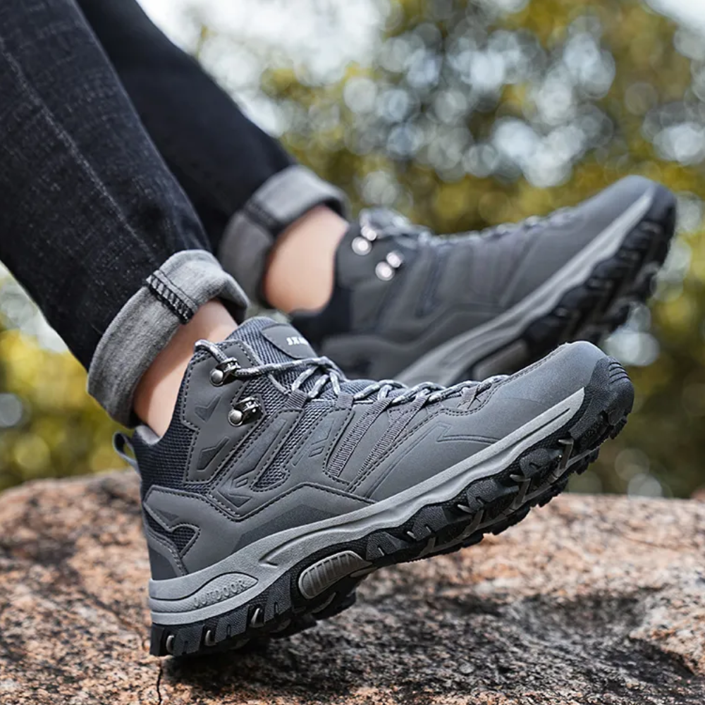 Venza women's hiking shoes lacing system close-up