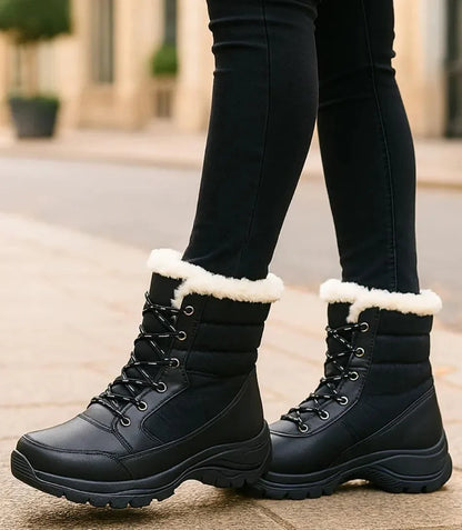 Women's ivory quilted snow boots with non-slip sole and cosy fur collar